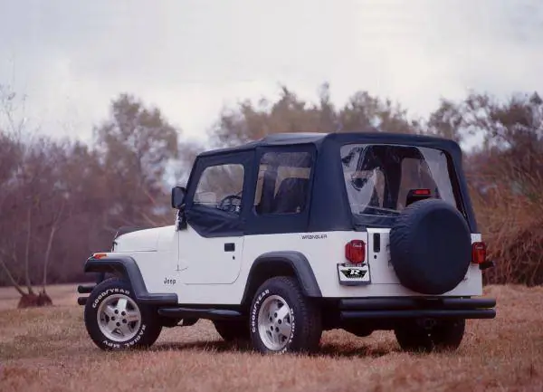 Grab Now Geo Tracker Rampage Soft Top