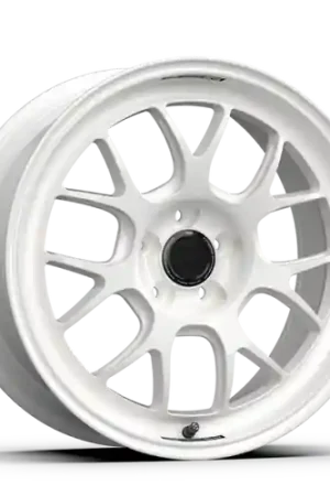 Best Choice fifteen52 Apex RSR 18x9.5 5x114.3 38mm ET 73.1mm Center Bore Rally White