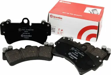 Brembo 01-02 Dodge Ram 2500/01-02 Ram 3500 Rear Premium NAO Ceramic OE Equivalent Pad - P18016N Fast Shipping